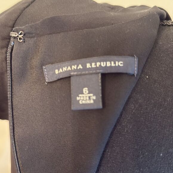 Banana Republic Black Silk Dress. Size 6 - Picture 6 of 7